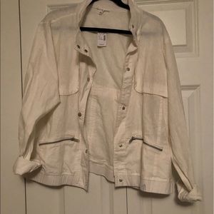 Maurices white spring jacket zipper snap detailing